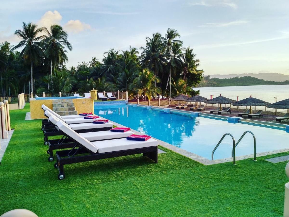 Foxy'S Beach Resort San Vicente  Ngoại thất bức ảnh