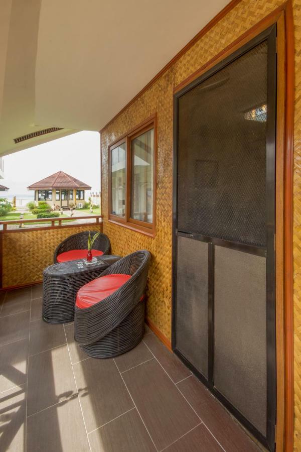 Foxy'S Beach Resort San Vicente  Ngoại thất bức ảnh